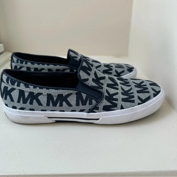 Michael Kors Monogram Blue Light Blue Loafer sneaker Sz 6.5 like new - Picture 1 of 8